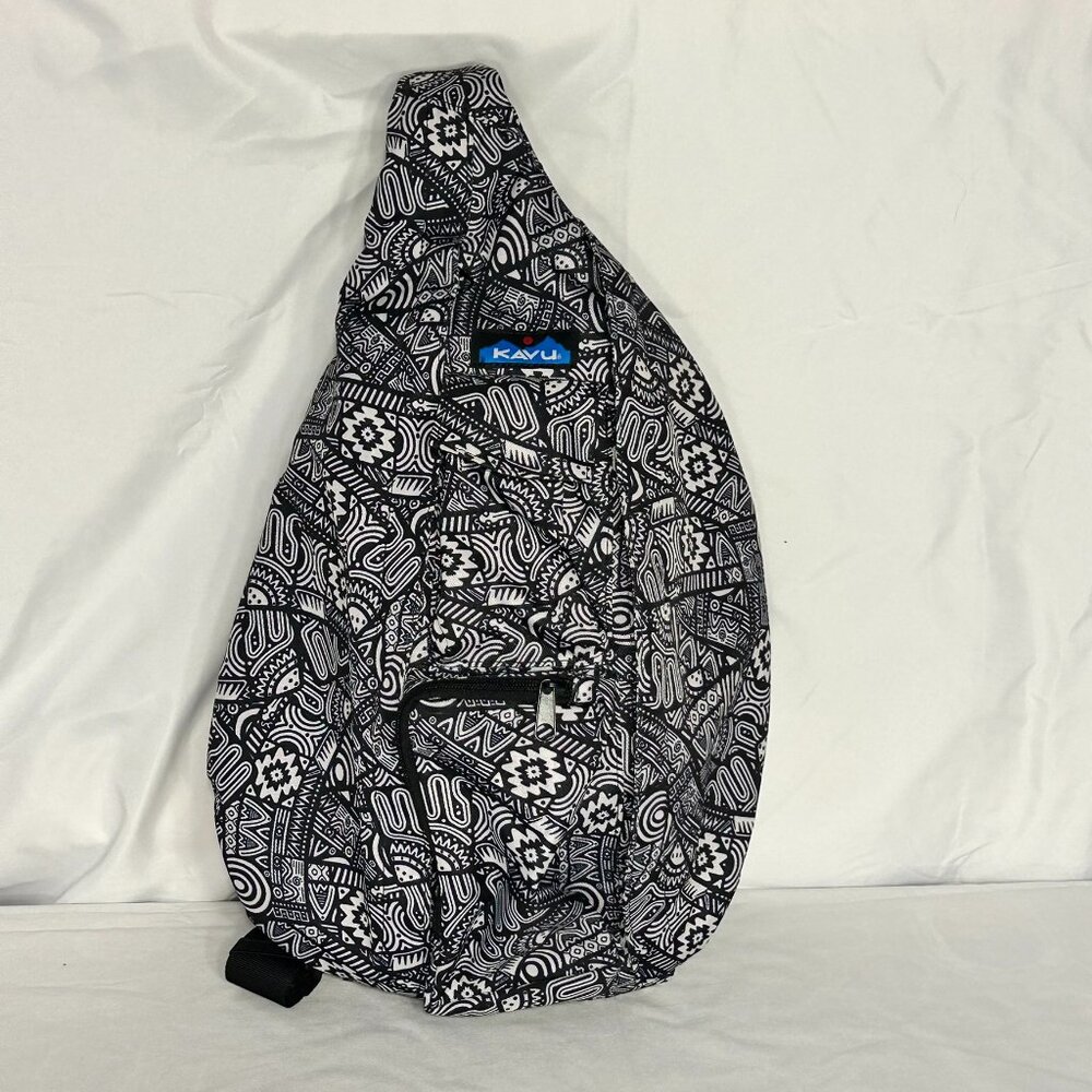 KAVU Rope Sling Bag Crossbody Shoulder Hiking Backpack Black and white